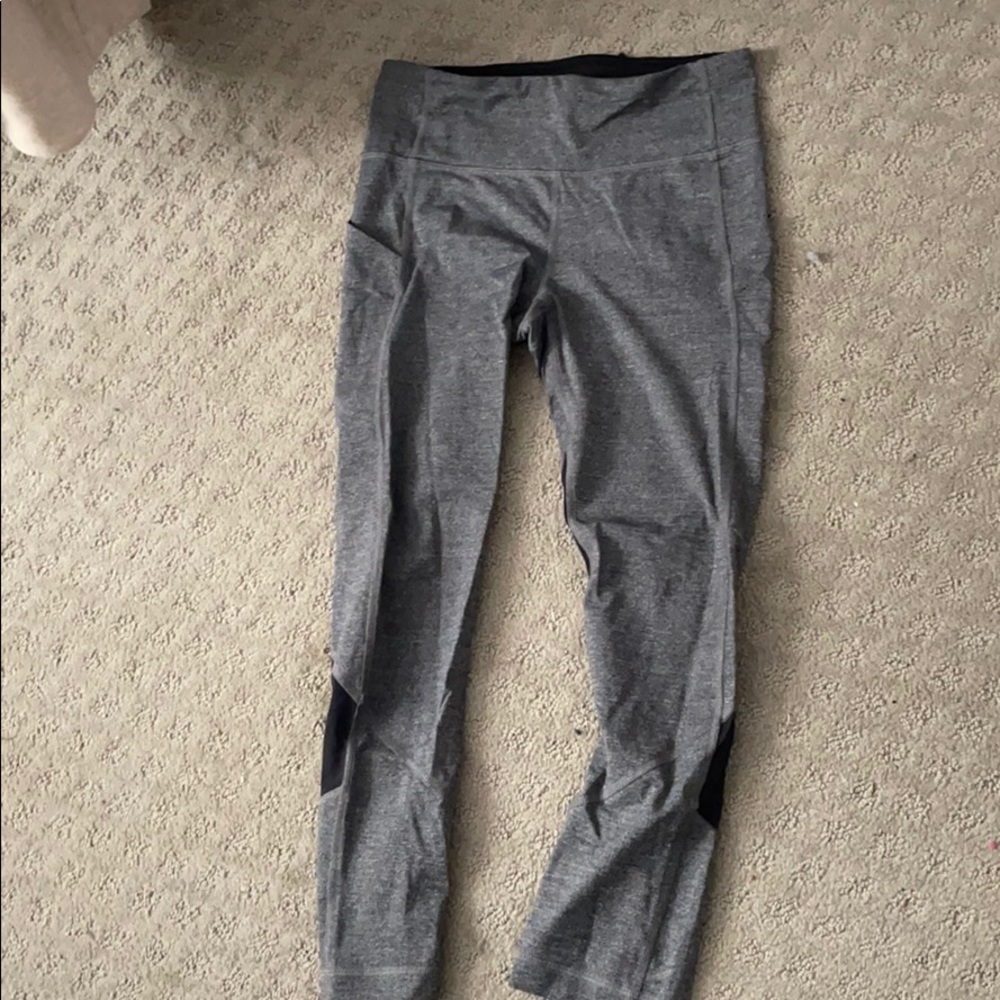 Grey Lululemon 3/4 crop leggings